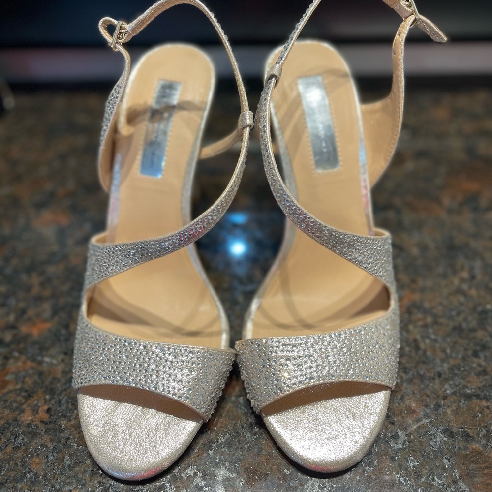 INC OPEN TOE PEARL GOLD SIZE 8.0